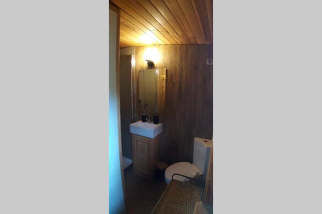 Charmante Roulotte Atypique Jaujac Exterior foto